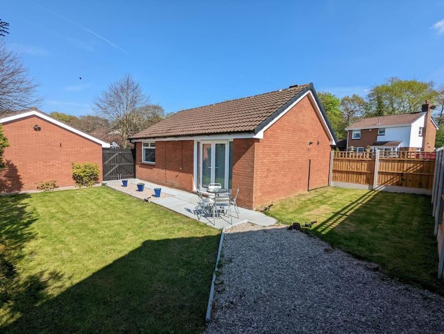 The Kilsyth,Detached Bungalow Warrington Zewnętrze zdjęcie